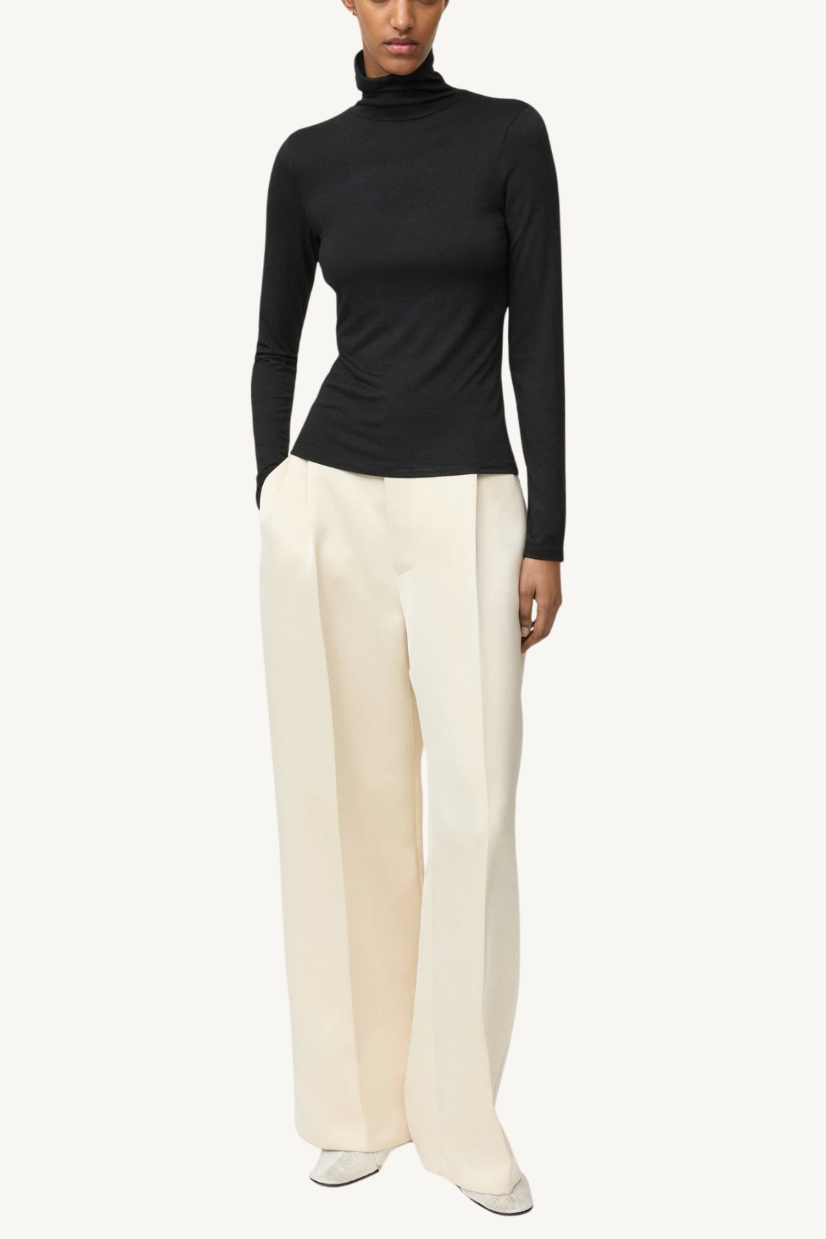 lightweight jersey turtleneck - black
