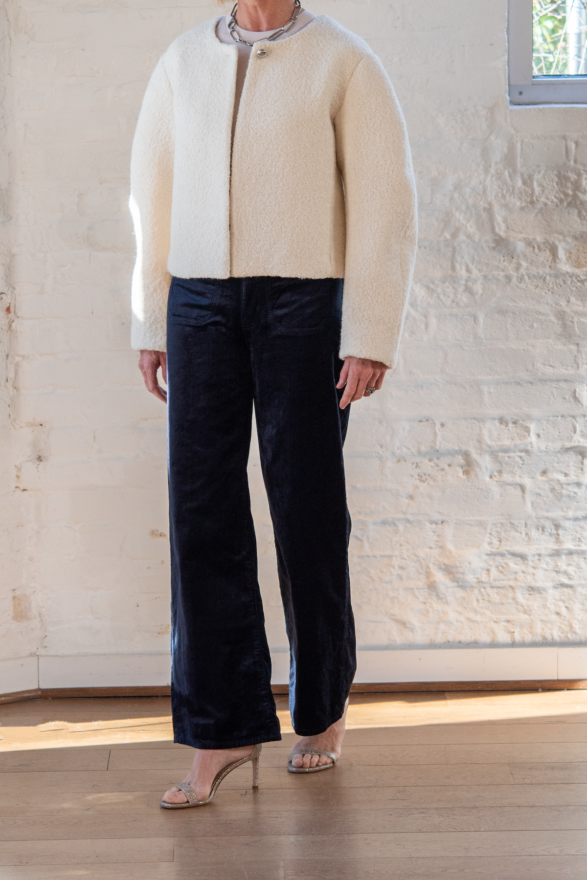 boucle blazer - feather white