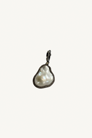 baroque pearl pendant