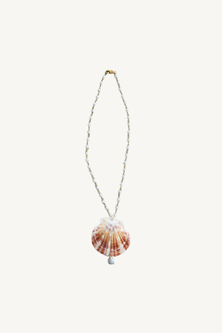 baroque pearl strand with yellow stripe scallop